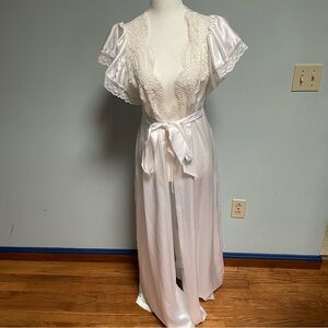 Satin Lace-Trim Robe in Ivory - Women's Intimates